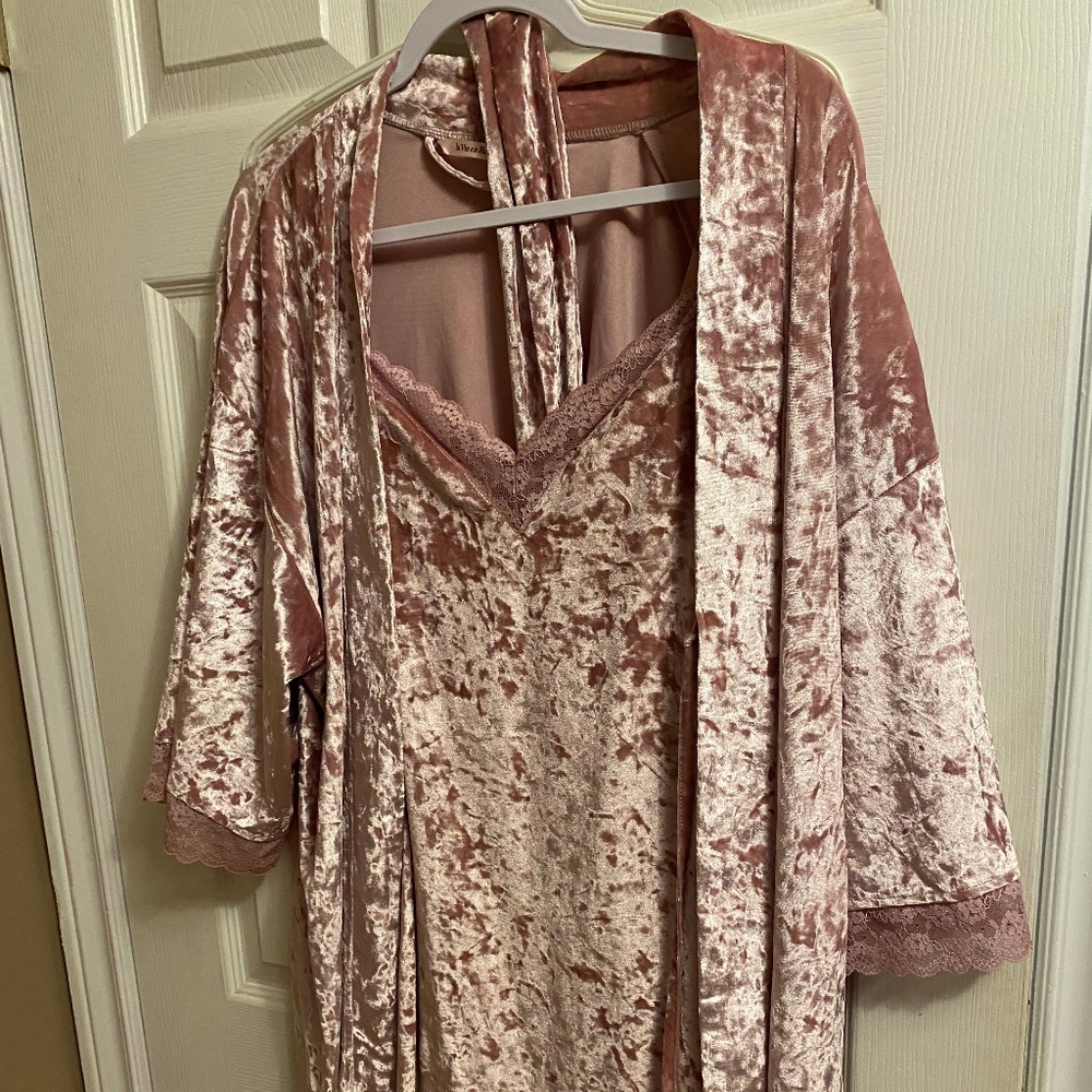 Crushed Velvet Nightie & Robe - Size S